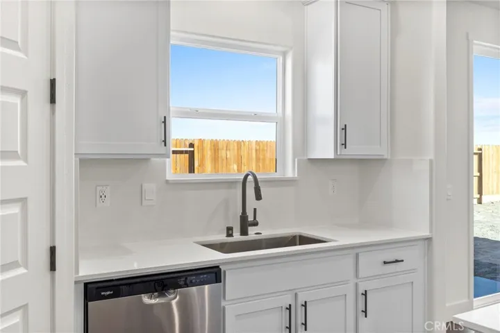 7920 Rio Verde Dr, Bakersfield, California 93311