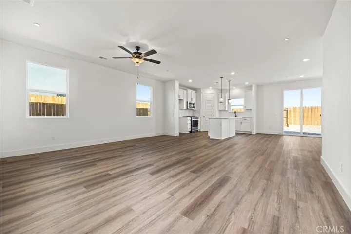 7920 Rio Verde Dr, Bakersfield, California 93311