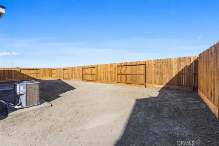 7920 Rio Verde Dr, Bakersfield, California 93311