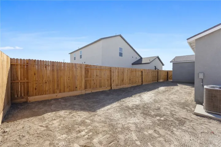 7920 Rio Verde Dr, Bakersfield, California 93311