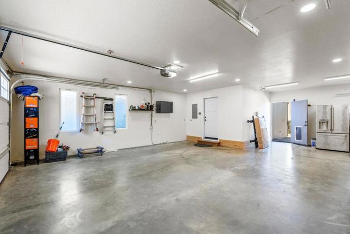 15760 Horizon Way, Salinas, California 93907
