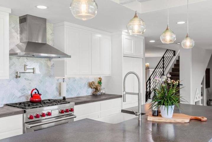 15760 Horizon Way, Salinas, California 93907