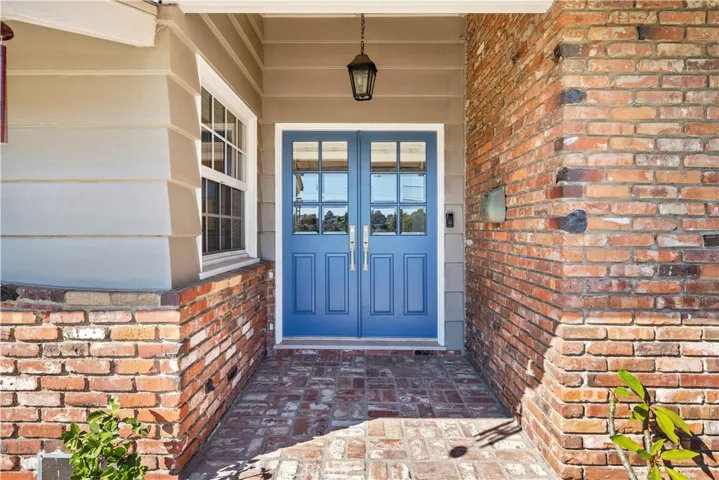 1701 N Poinsettia Avenue, Manhattan Beach, California 90266