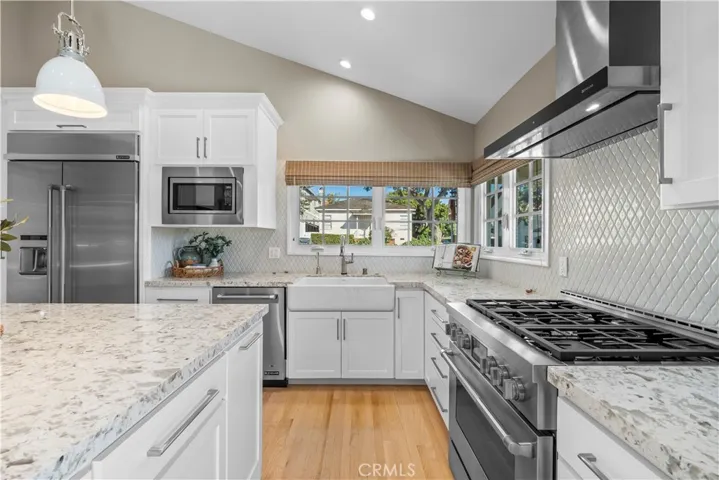 1701 N Poinsettia Avenue, Manhattan Beach, California 90266