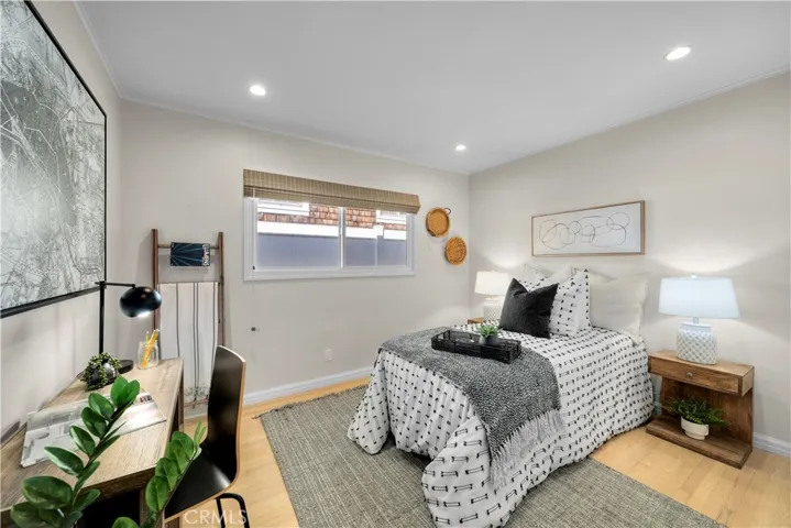 1701 N Poinsettia Avenue, Manhattan Beach, California 90266