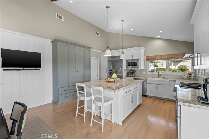 1701 N Poinsettia Avenue, Manhattan Beach, California 90266