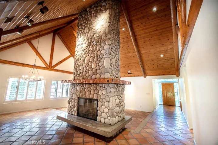 11074 Oso Avenue, Chatsworth, California 91311