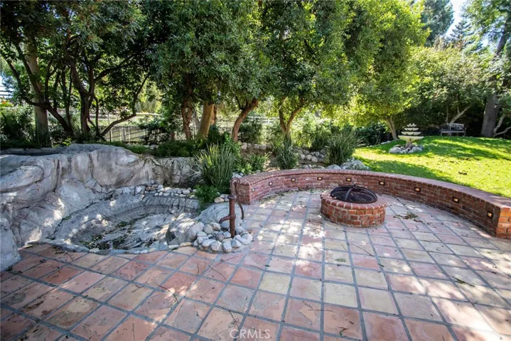 11074 Oso Avenue, Chatsworth, California 91311