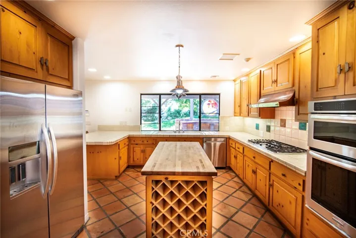 11074 Oso Avenue, Chatsworth, California 91311