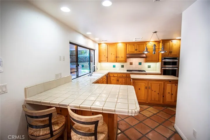 11074 Oso Avenue, Chatsworth, California 91311