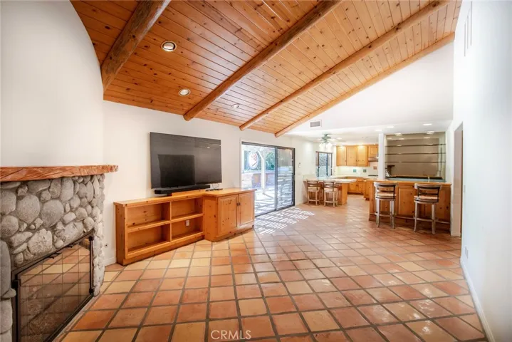 11074 Oso Avenue, Chatsworth, California 91311