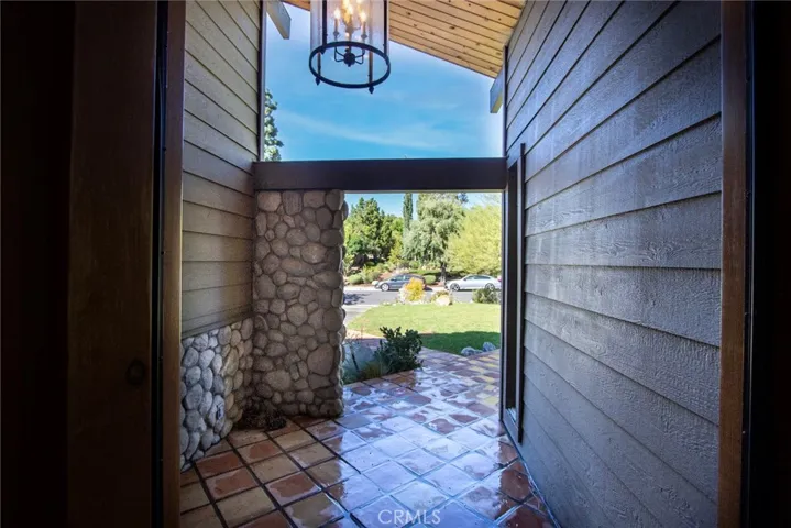11074 Oso Avenue, Chatsworth, California 91311