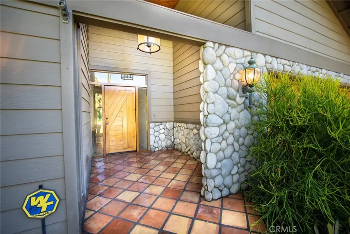 11074 Oso Avenue, Chatsworth, California 91311