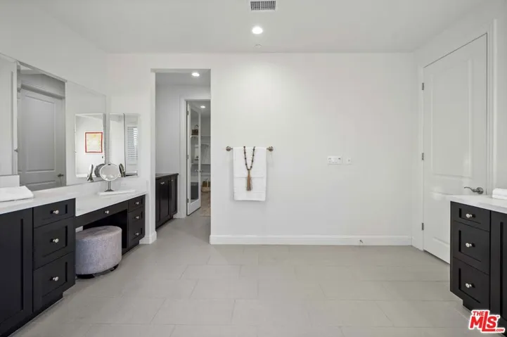 20417 W Esmerelda Lane, Porter Ranch, California 91326