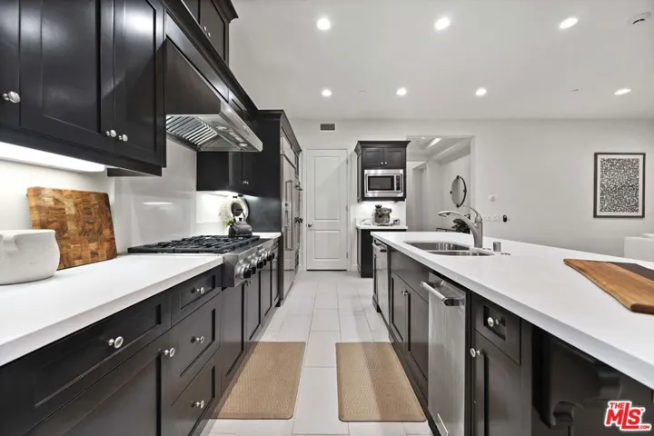 20417 W Esmerelda Lane, Porter Ranch, California 91326