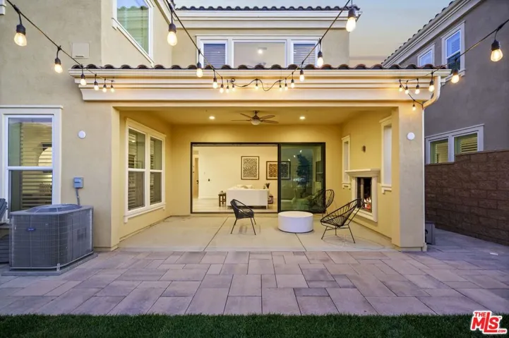 20417 W Esmerelda Lane, Porter Ranch, California 91326