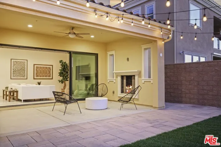 20417 W Esmerelda Lane, Porter Ranch, California 91326