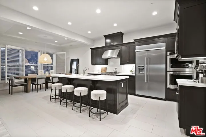 20417 W Esmerelda Lane, Porter Ranch, California 91326