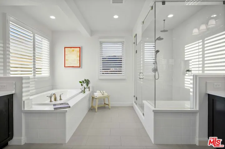 20417 W Esmerelda Lane, Porter Ranch, California 91326