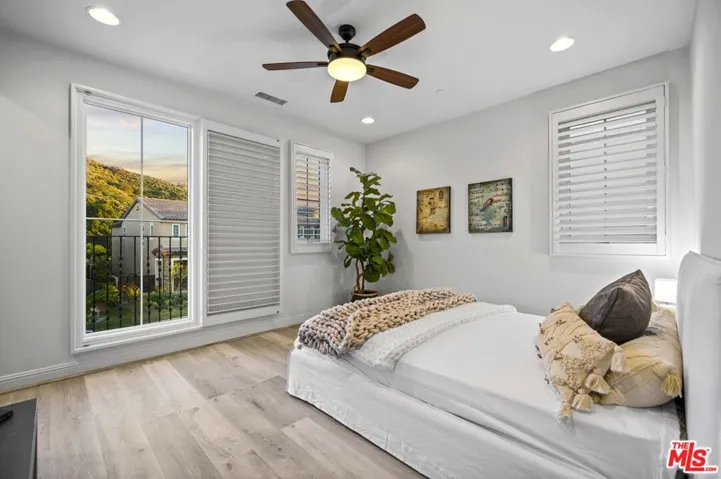 20417 W Esmerelda Lane, Porter Ranch, California 91326