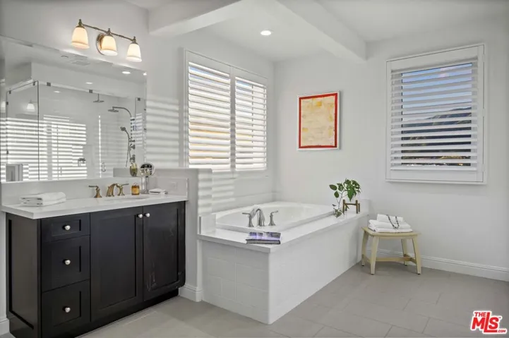 20417 W Esmerelda Lane, Porter Ranch, California 91326