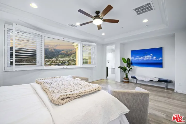 20417 W Esmerelda Lane, Porter Ranch, California 91326