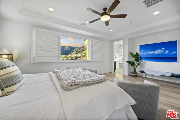 20417 W Esmerelda Lane, Porter Ranch, California 91326