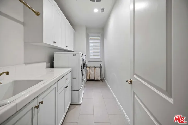 20417 W Esmerelda Lane, Porter Ranch, California 91326