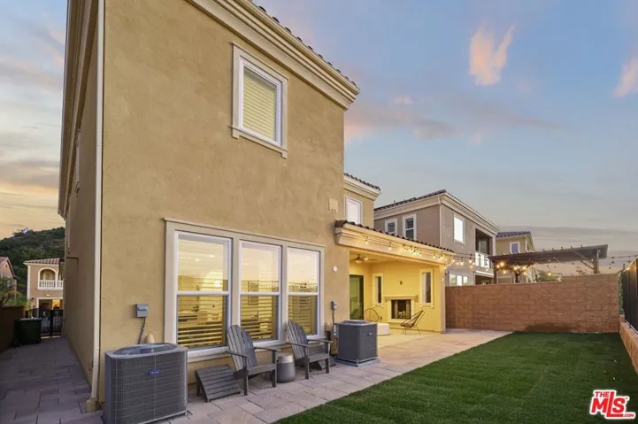 20417 W Esmerelda Lane, Porter Ranch, California 91326