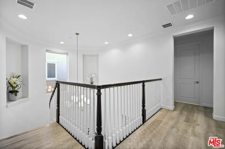20417 W Esmerelda Lane, Porter Ranch, California 91326