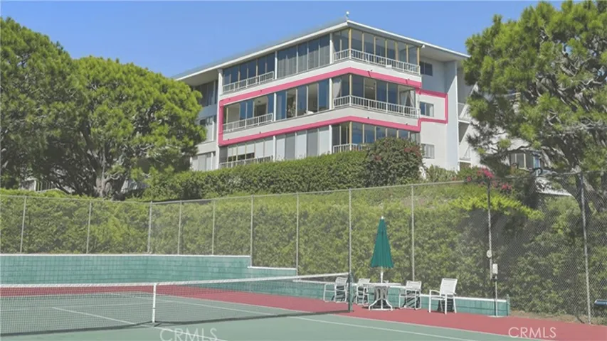 Corner unit with two balconies