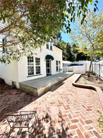 8334 Kirkwood Drive, Los Angeles, California 90046