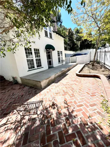 8334 Kirkwood Drive, Los Angeles, California 90046