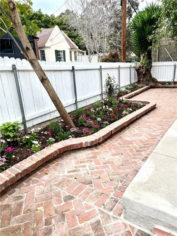 8334 Kirkwood Drive, Los Angeles, California 90046