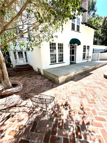8334 Kirkwood Drive, Los Angeles, California 90046