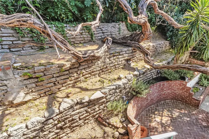 8334 Kirkwood Drive, Los Angeles, California 90046