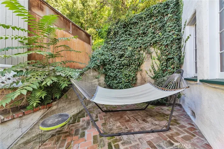 8334 Kirkwood Drive, Los Angeles, California 90046