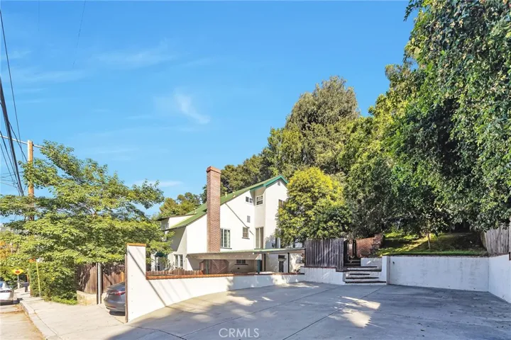 8334 Kirkwood Drive, Los Angeles, California 90046