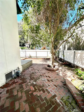 8334 Kirkwood Drive, Los Angeles, California 90046