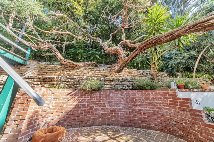 8334 Kirkwood Drive, Los Angeles, California 90046