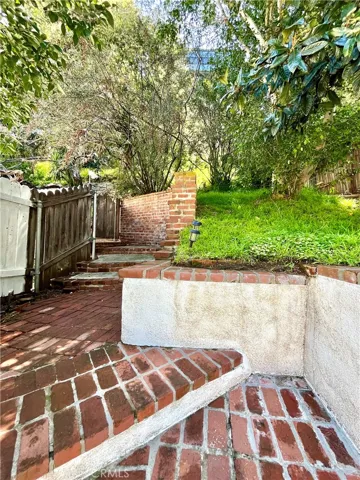 8334 Kirkwood Drive, Los Angeles, California 90046