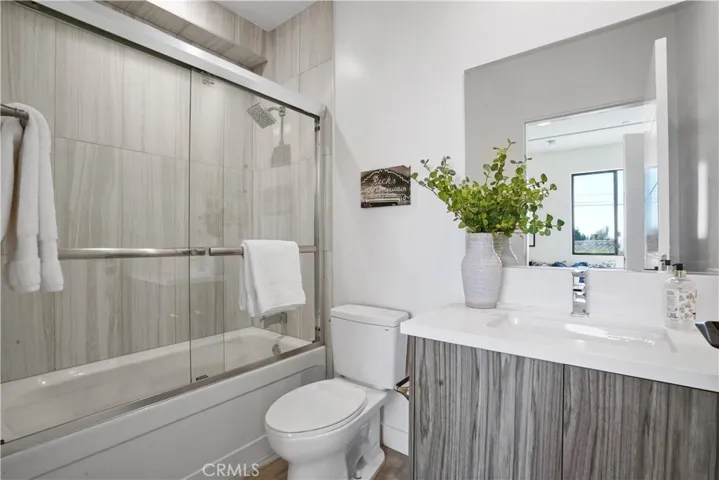 6705 N Galie, Van Nuys, California 91411