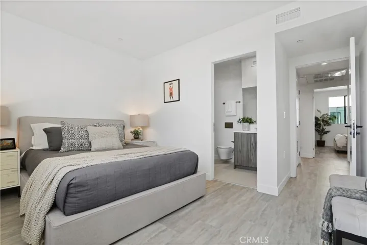 6705 N Galie, Van Nuys, California 91411