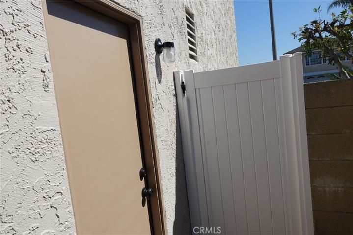 Steel Garage Door to Side Yard