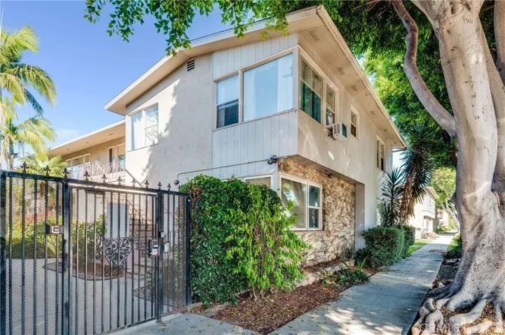 1035 E Appleton Street Unit 5, Long Beach, California 90802