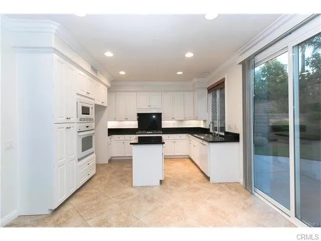 18 Blue Spruce, Irvine, California 92620