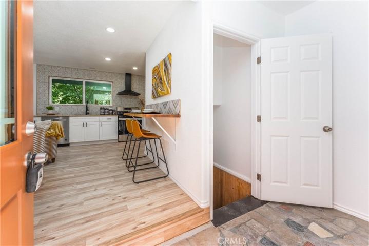23342 Seeley Way, Crestline, California 92325