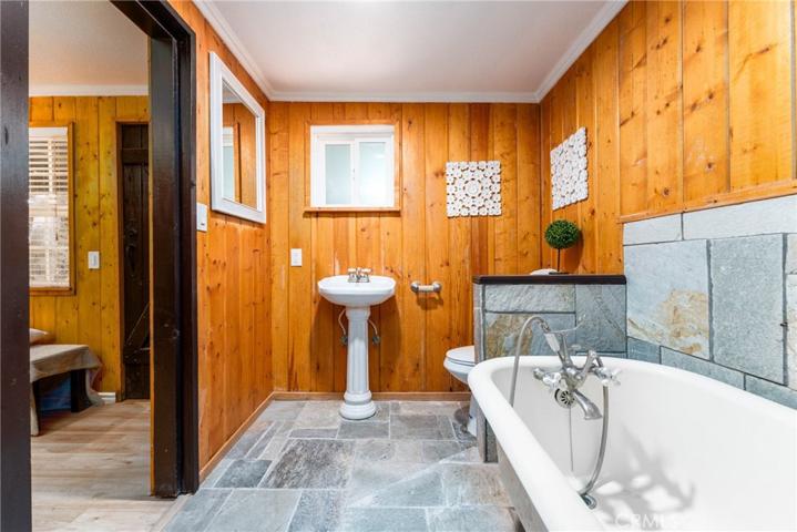 23342 Seeley Way, Crestline, California 92325