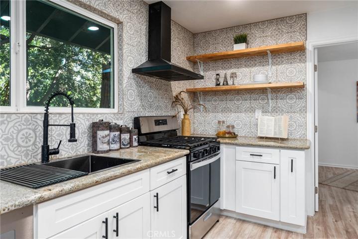 23342 Seeley Way, Crestline, California 92325