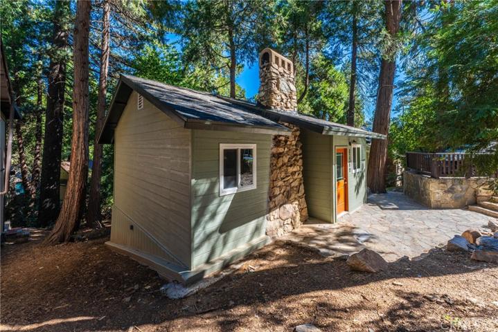 23342 Seeley Way, Crestline, California 92325